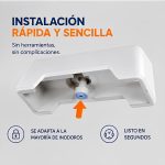 Vista inferior del sensor inteligente para inodoro mostrando el sistema de instalación rápida y sencilla.
